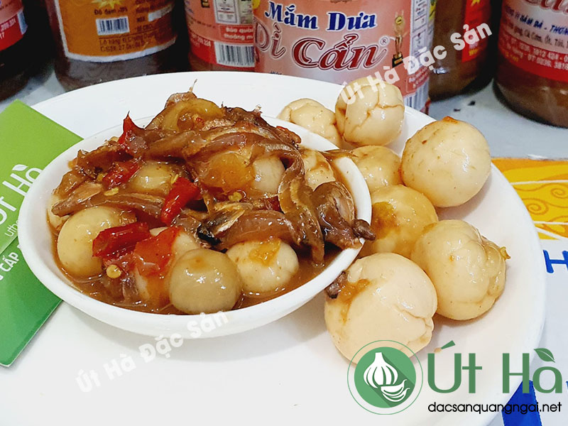 Cận cảnh cà pháo trong mắm cà nêm Dì Cẩn